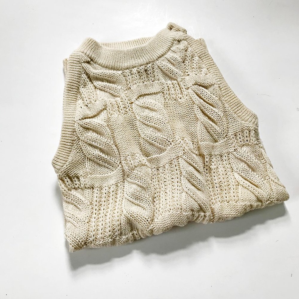 Isaac Mizrahi Textured Cream Sleeveless Sweater w/ Button Shoulder Closure